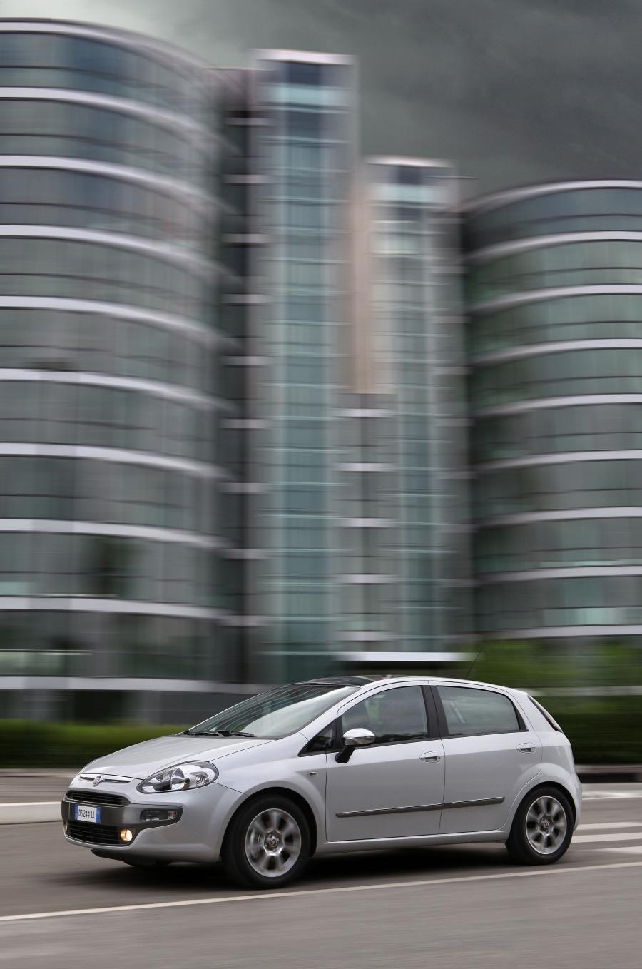  Fiat Punto Evo 2009 года  (фото 18 из 45)